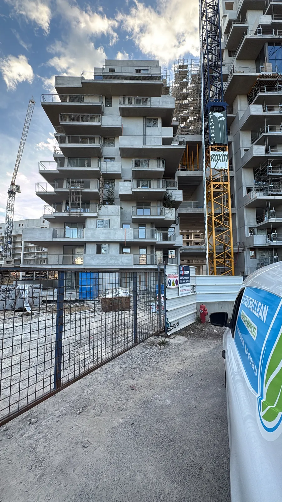 Immeuble neuf en fin de chantier à Montpellier, avant nettoyage de livraison