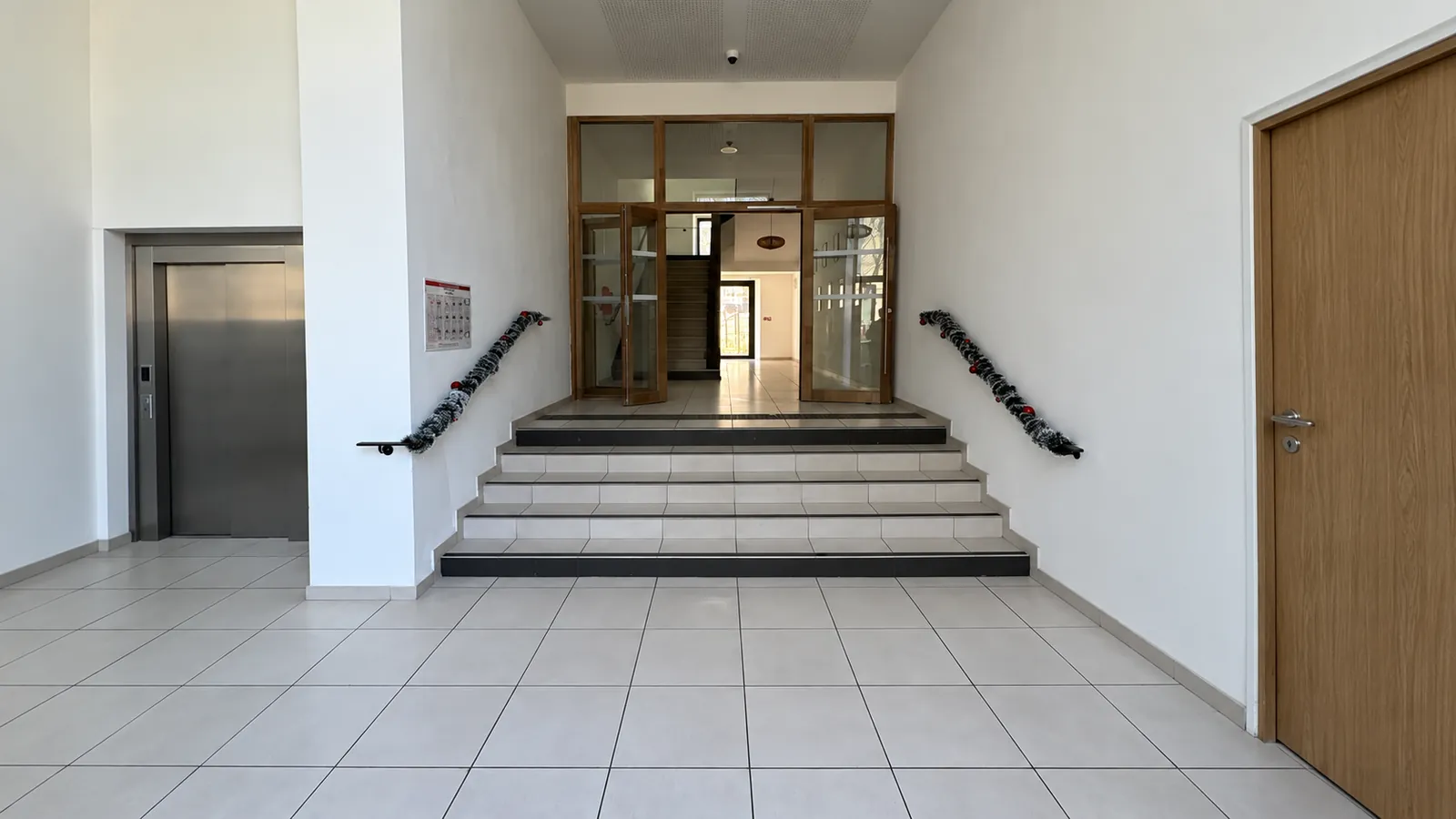Hall d'une résidence étudiante entretenu par LaToucheClean à Montpellier