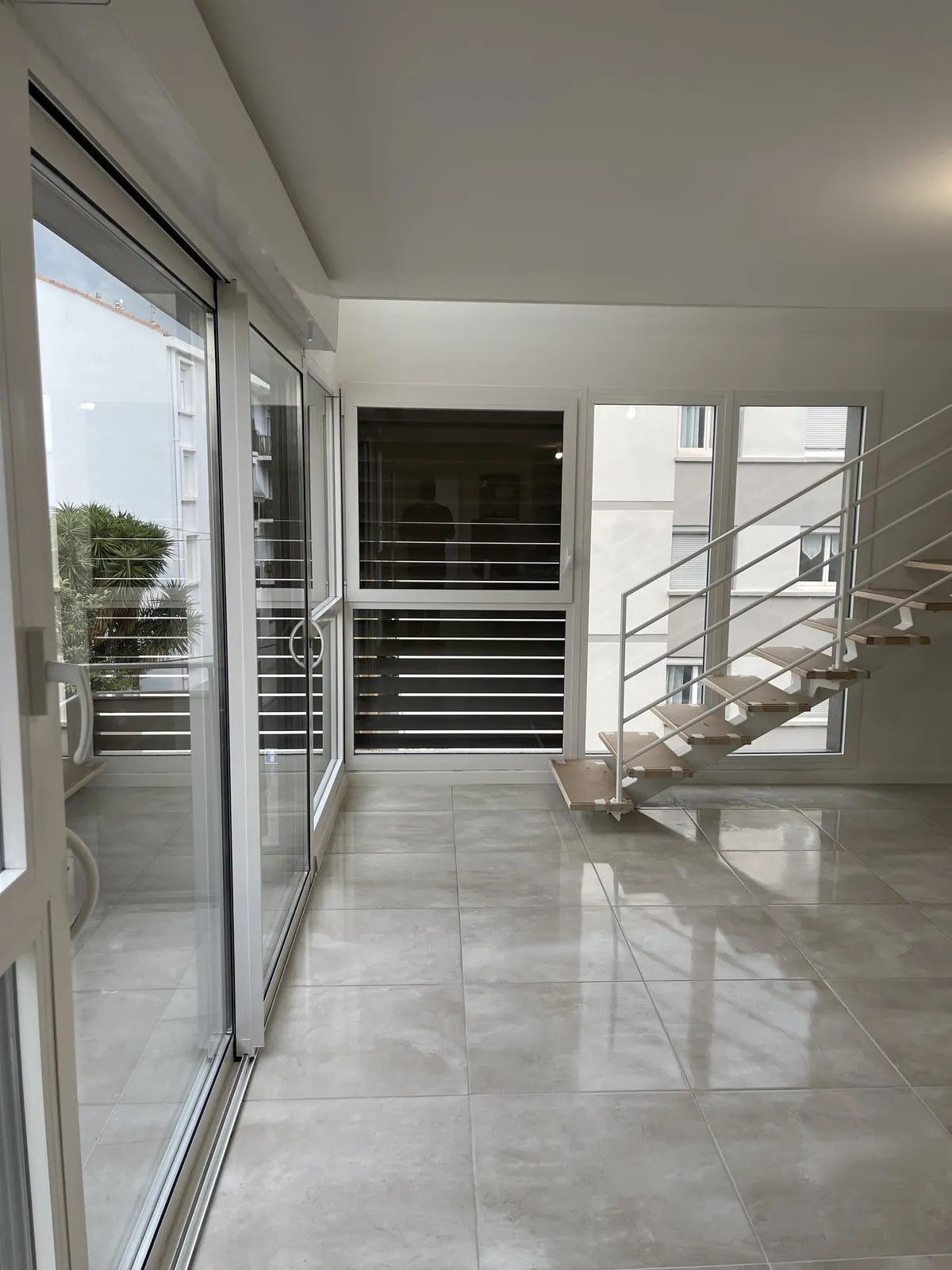 Appartement lumineux remis en état par LaToucheClean, sols et baies vitrées impeccables